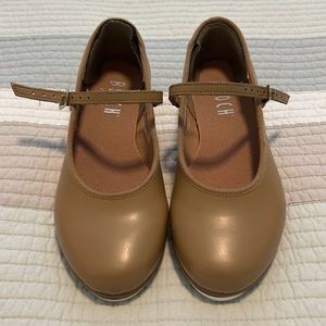 Bloch size 13.5 tan tap shoes